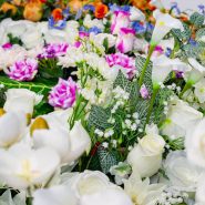 Fleurs artificielles cimetière